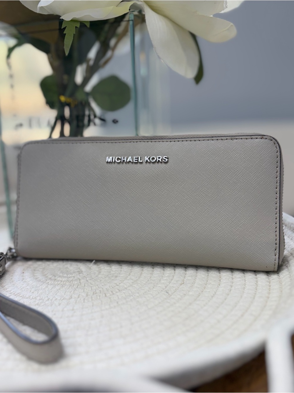 Michael Kors Jet Set Travel Grey Saffiano Leather Continental Zip Wristlet Bag